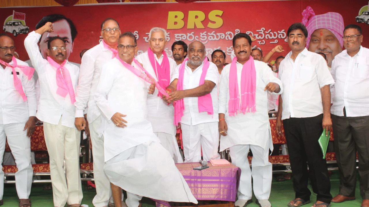 MLA Jogu Ramanna | ఎమ్మెల్యే జోగు రామన్న సమక్షంలో బీఆర్‌ఎస్‌లో భారీగా చేరికలు