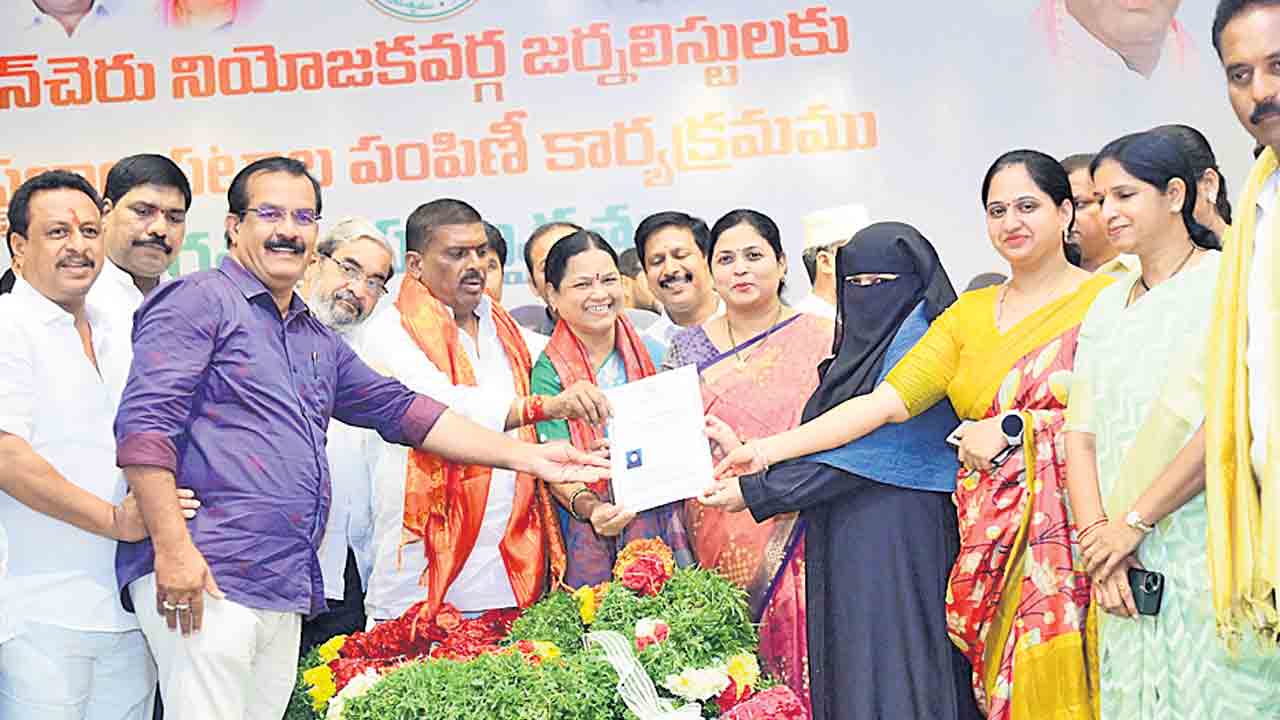 తెలంగాణలో జర్నలిస్టుల సంక్షేమాకి పెద్దపీట