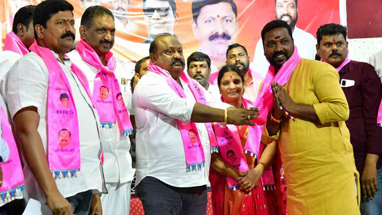 కాంగ్రెస్‌, బీజేపీని నమ్మితే అంధకారమే