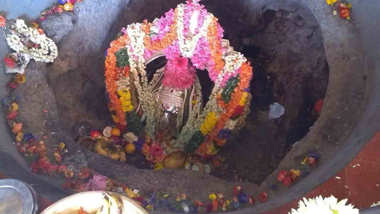 Ganesh Chaturthi 2023 |  కాణిపాక వరసిద్ధి వినాయకుడు బావిలోనే ఎందుకు వెలిశాడు? దాని స్థల పురాణమేంటి?