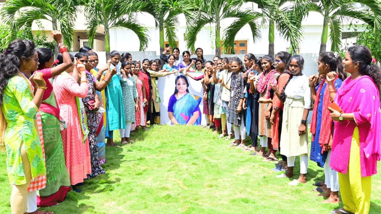 Bharat Jagruthi | భారత్ జాగృతి అధ్వర్యంలో ఎమ్మెల్సీ కవిత చిత్రపటానికి పాలాభిషేకం