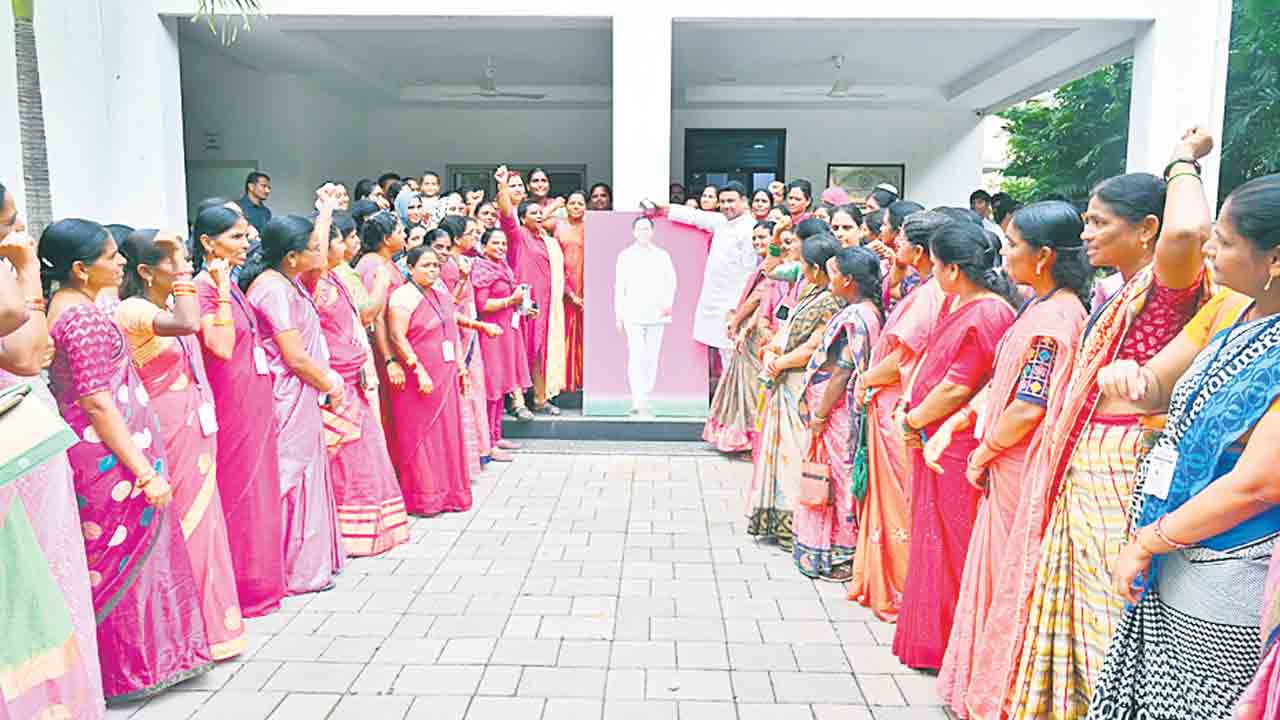 ఉమ్మడి జిల్లాలో ‘మెప్మా’ సంబురాలు