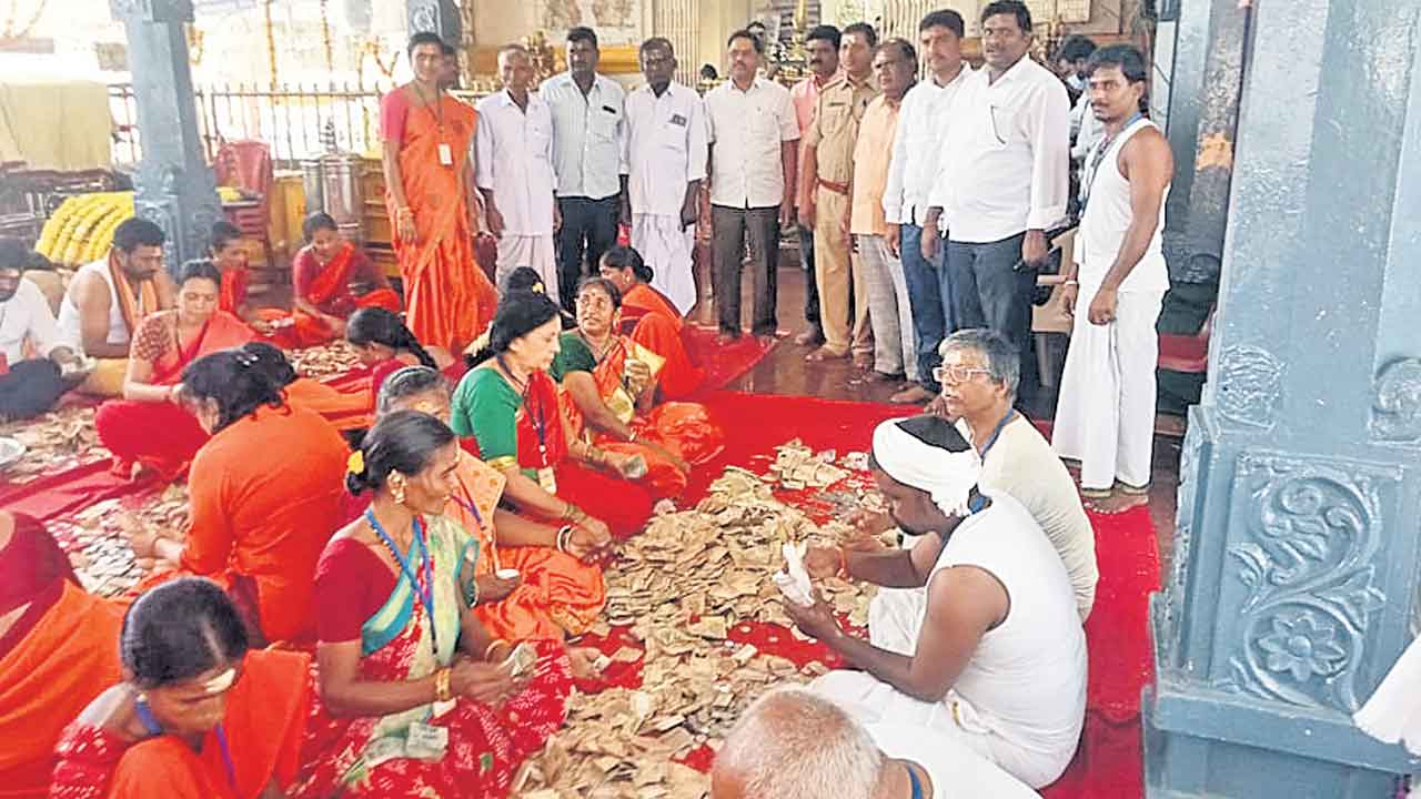 కేతకీ ఆలయ హుండీ లెక్కింపు