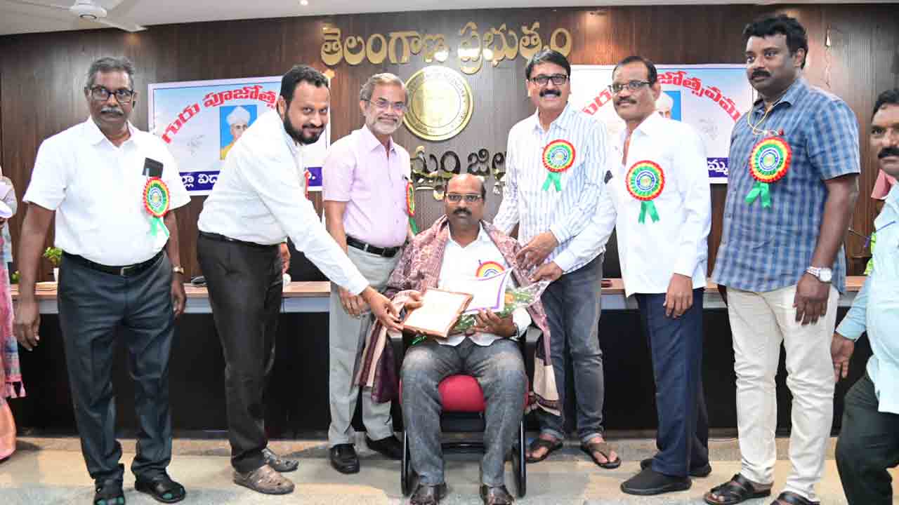 విలువలతో కూడిన విద్యనందించాలి