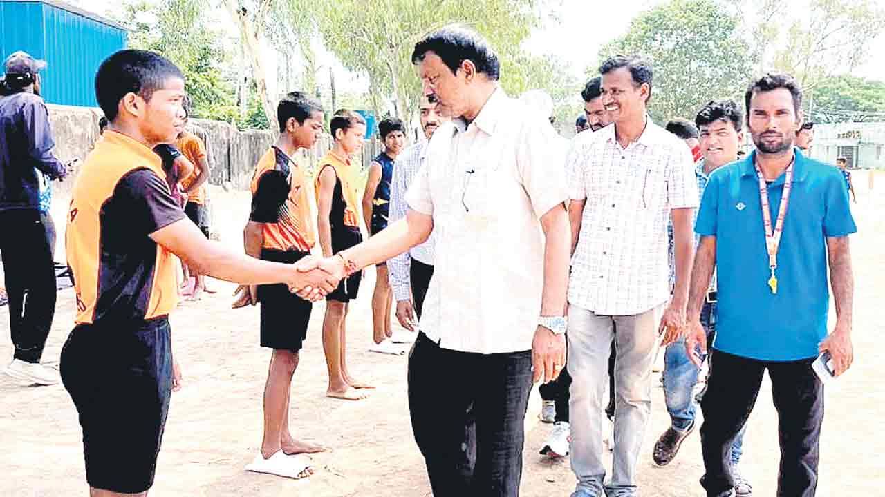 ప్రతిభను చాటండి