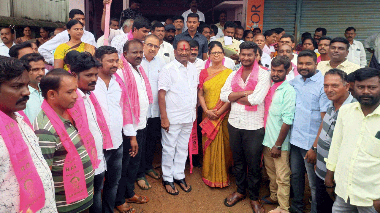 Minister Koppula | జగిత్యాల జిల్లాలో కాంగ్రెస్‌కు షాక్‌.. మంత్రి కొప్పుల సమక్షంలో 300 మంది బీఆర్‌ఎస్‌లో చేరిక