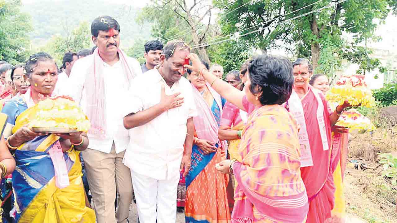 వాళ్లది అధికార యావ.. మాది సంక్షేమ తోవ