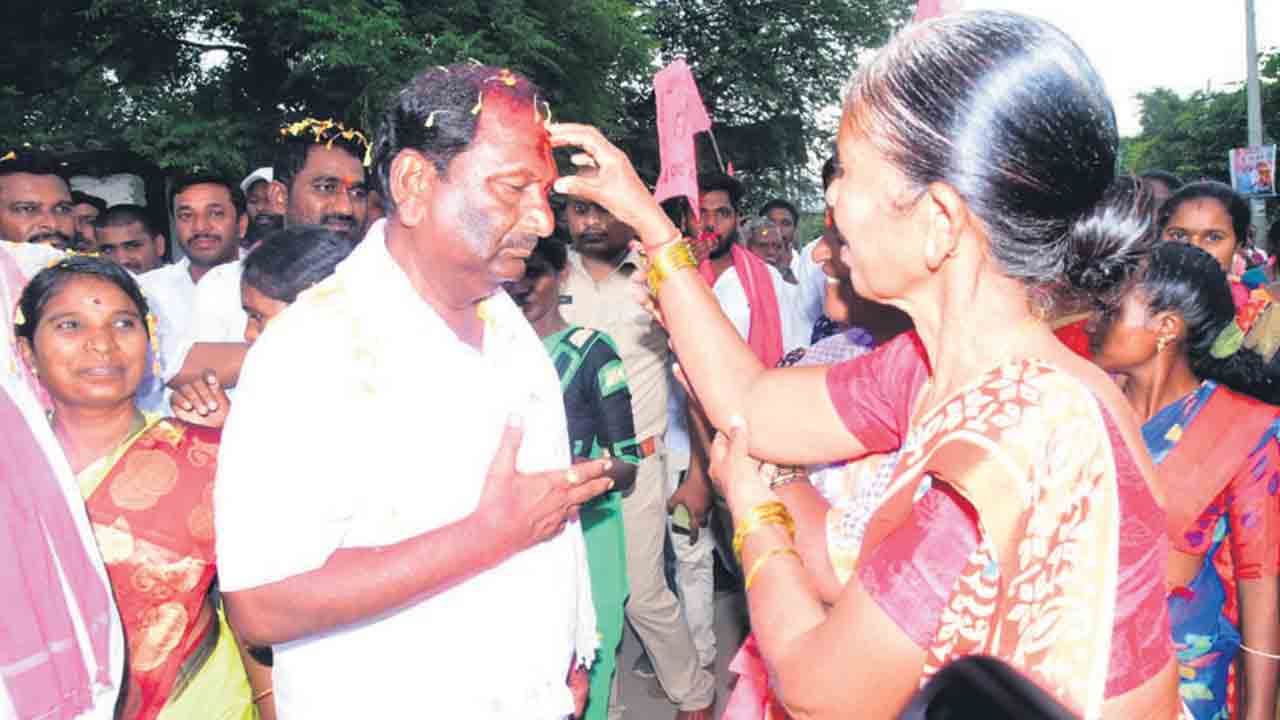 స్వరాష్ట్రంలోనే సమగ్రాభివృద్ధి