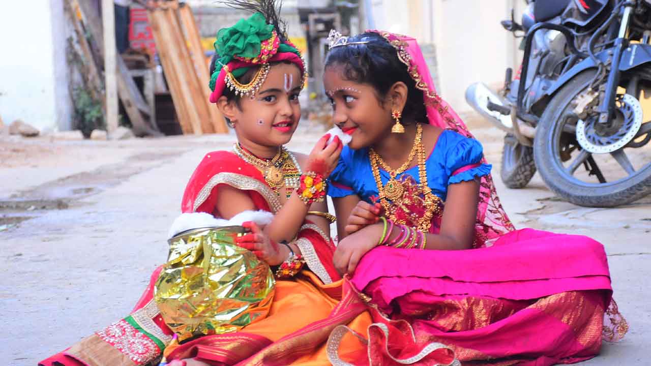 ముకుందా.. ముకుందా