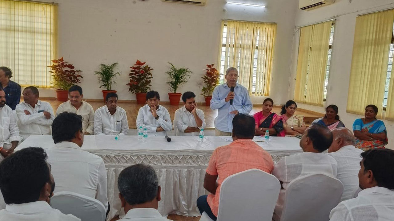 కలిసికట్టుగా పనిచేద్దాం