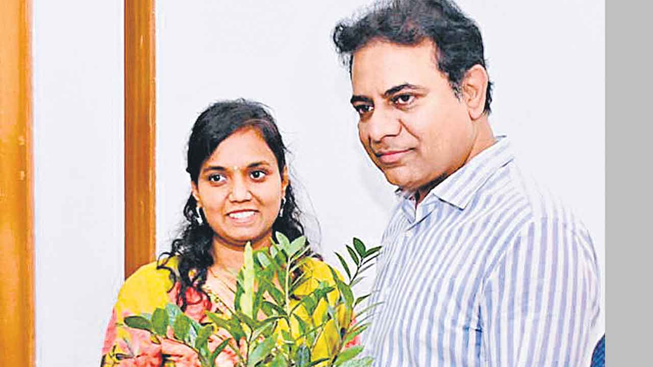 మంత్రి కేటీఆర్‌ను మర్యాదపూర్వక కలిసిన ప్రముఖులు