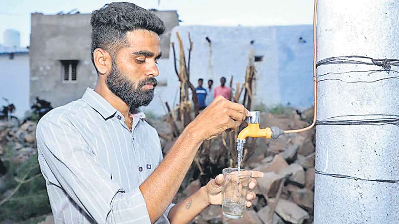 Wind turbine |  విండ్‌ టర్బైన్‌తో తాగునీరు, కరెంటు ఉత్పత్తి.. పేదల కష్టాలు తీర్చేందుకు అనంతపురం యువకుడి అద్భుత ఆవిష్కరణ