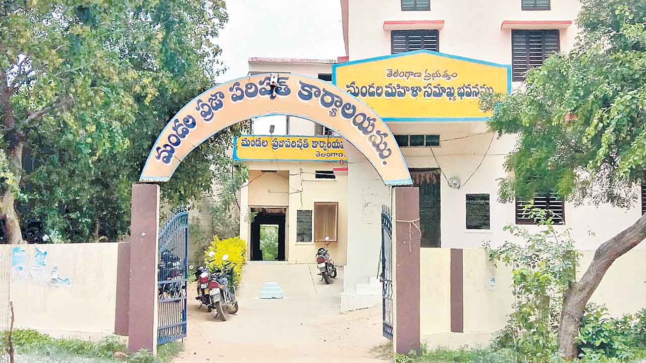 చేరువైన పాలన..