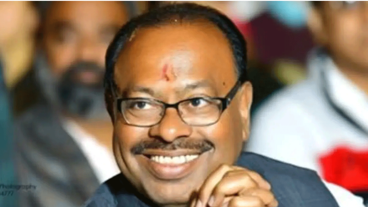 జ‌ర్న‌లిస్టుల‌పై కాషాయ నేత అనుచిత వ్యాఖ్య‌లు