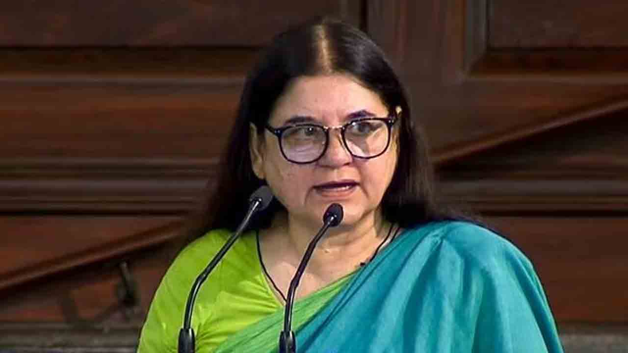 మేనకాగాంధీపై 100 కోట్ల పరువునష్టం దావా: ఇస్కాన్‌