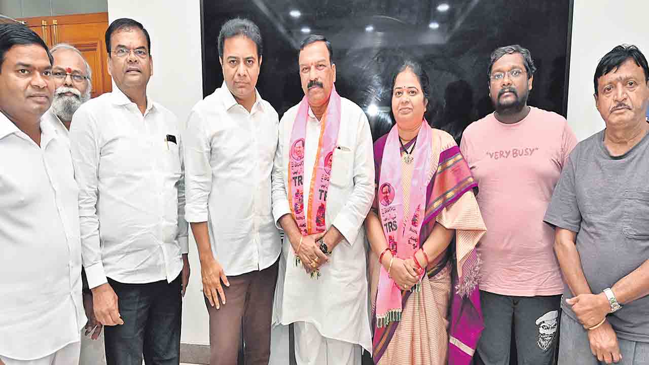 గ్రేటర్‌ కమలం.. కకావికలం