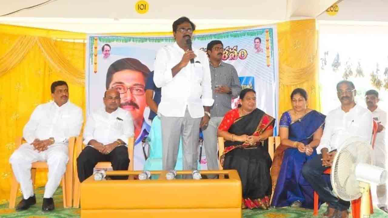 శిఖండి రాజకీయాలకు దూరంగా ఉండాలి