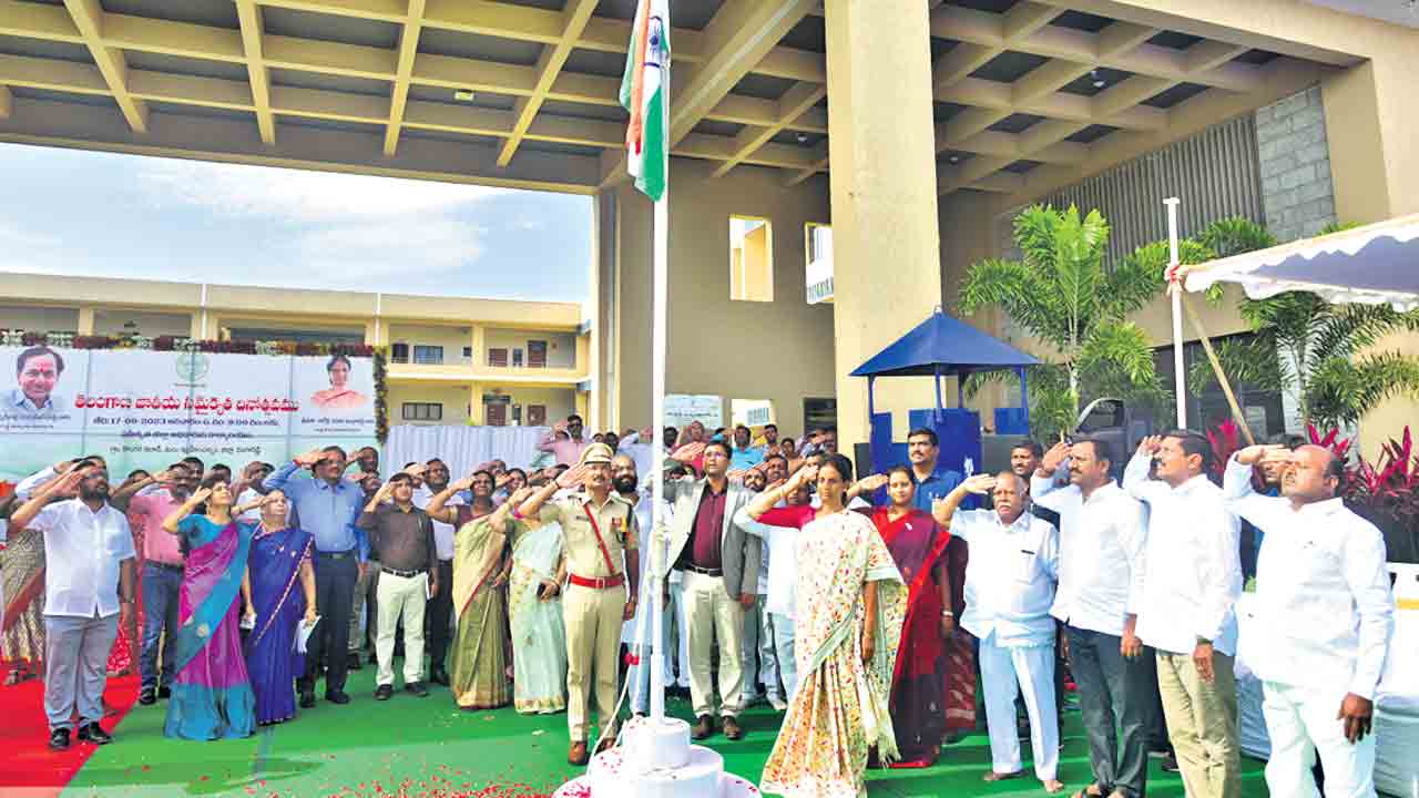 సమైక్యతా స్ఫూర్తితో.. బంగారు తెలంగాణ