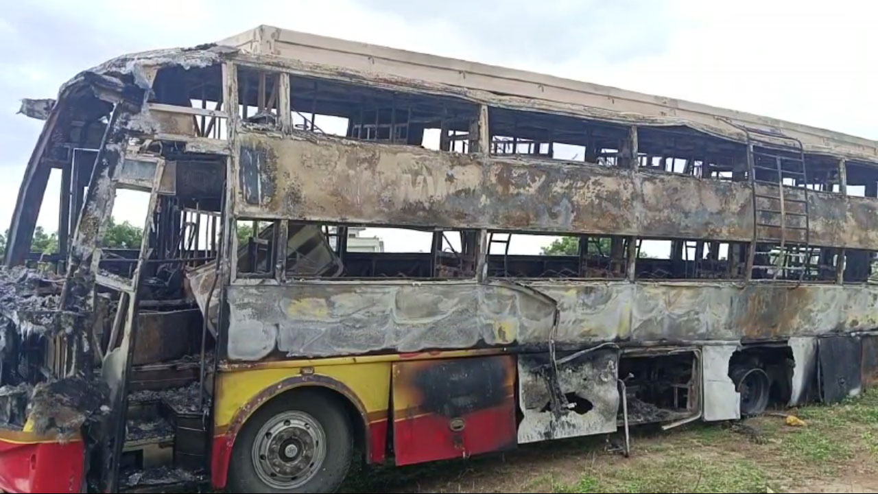 Private Bus: మిర్యాలగూడలో అర్ధరాత్రి ప్రైవేట్ ట్రావెల్ బస్సు దగ్ధం