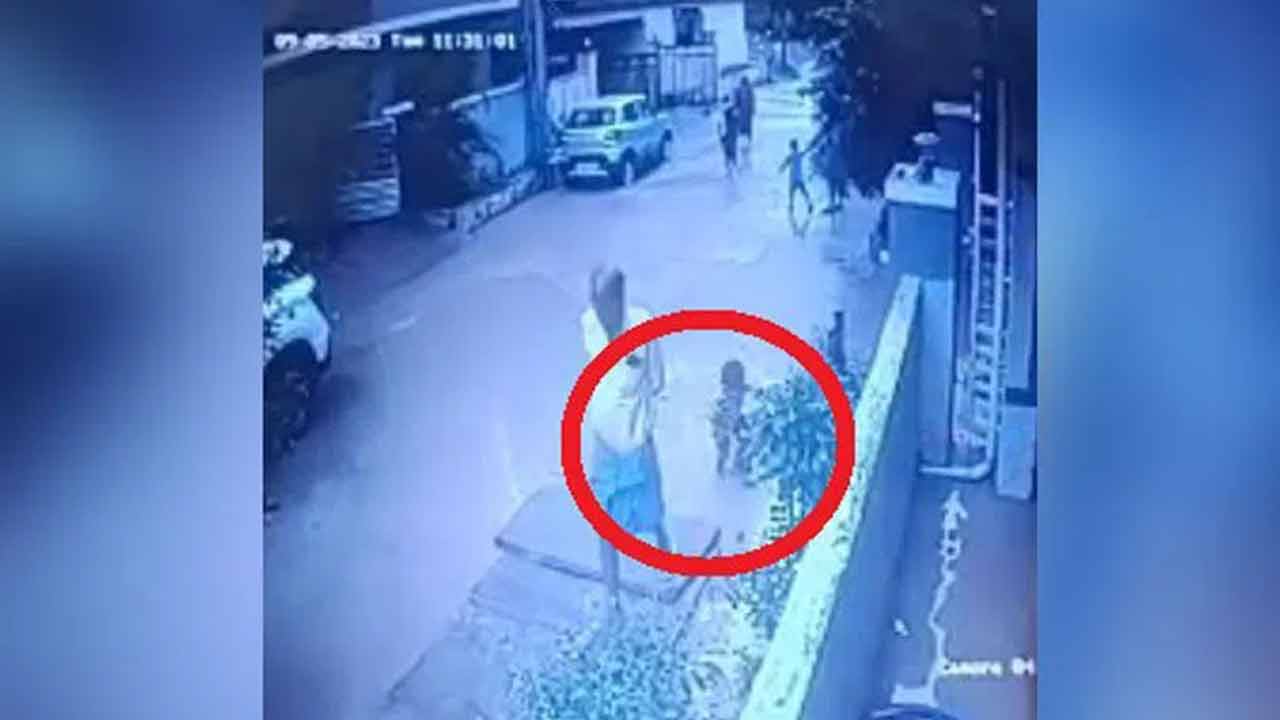 Hyderabad | ప్ర‌గతి న‌గ‌ర్‌లో నాలాలో ప‌డి నాలుగేళ్ల బాలుడి మృతి.. మ్యాన్‌ హోల్‌ తెరిచింది వీళ్లిద్దరే !