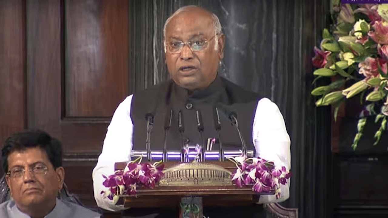 Mallikarjun Kharge | పండిట్ నెహ్రూను ప్ర‌ధాని మోదీ గుర్తుచేయడంపై మల్లికార్జున్ ఖ‌ర్గే కీల‌క వ్యాఖ్య‌లు