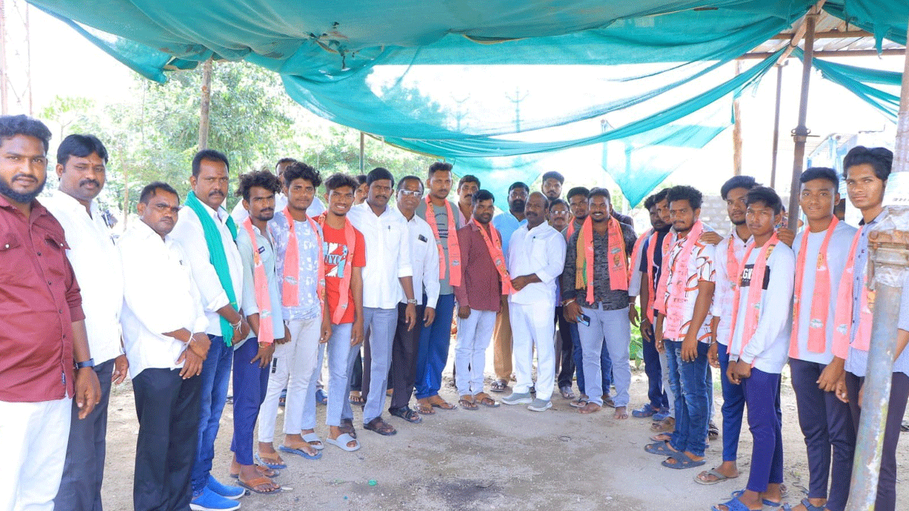 బీఆర్ఎస్ లో చేరికలు