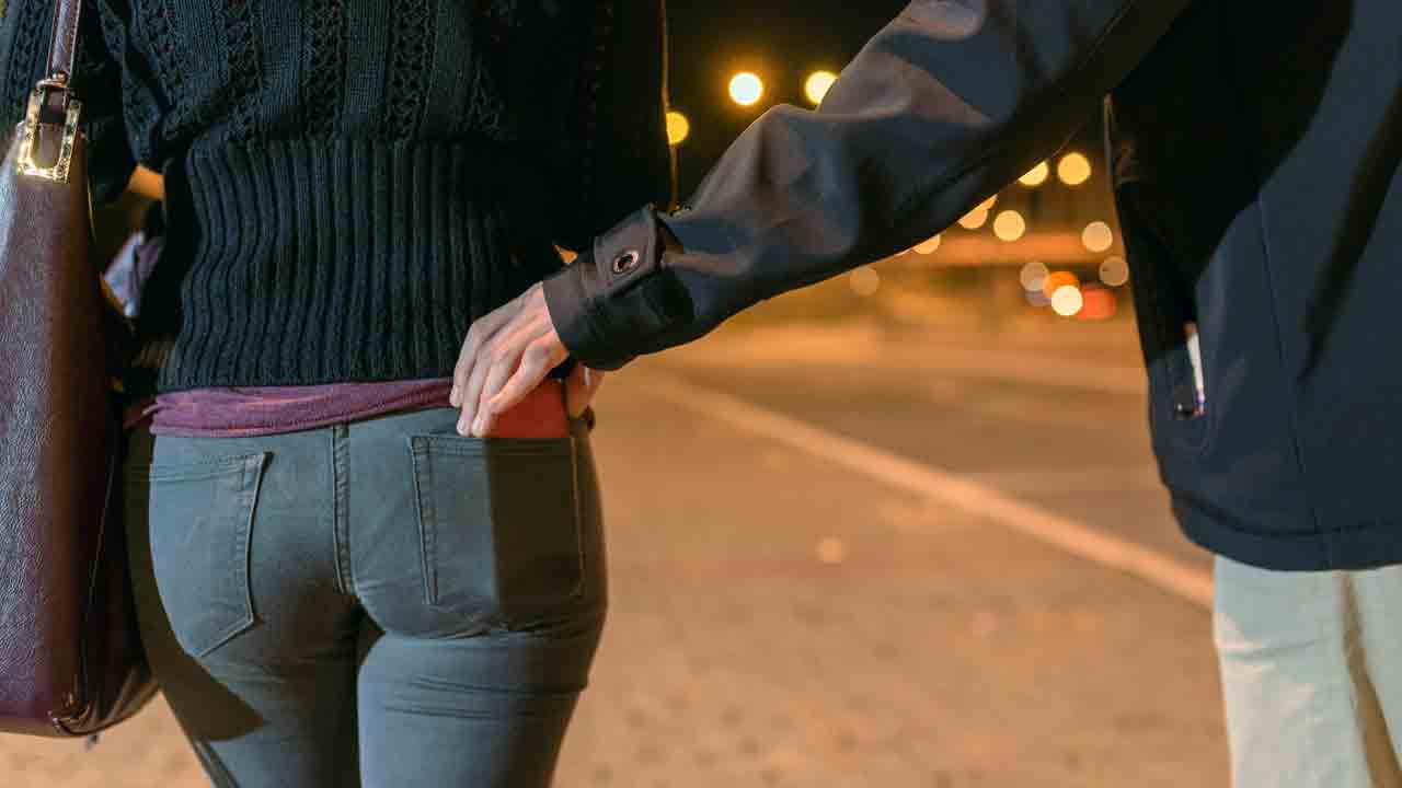 Tech Tips | మీ ఫోన్‌ పోయిందా? సైబర్‌ నేరగాళ్ల బారిన పడొద్దంటే ఈ జాగ్రత్తలు మస్ట్‌!