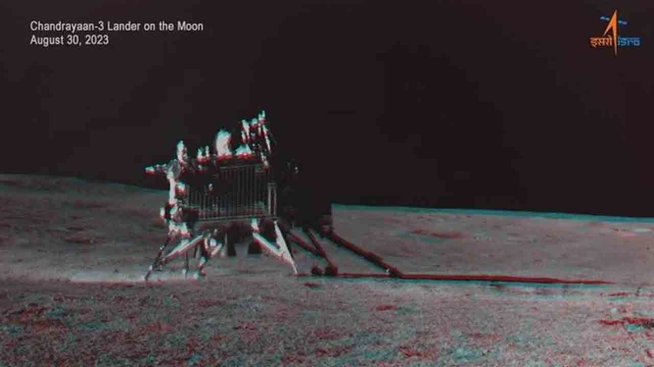 ISRO | స్ప‌ష్టంగా క‌నిపిస్తున్న‌ చంద్రుడి ఉప‌రిత‌లం.. త్రీడీ చిత్రాల‌ను విడుద‌ల చేసిన ఇస్రో