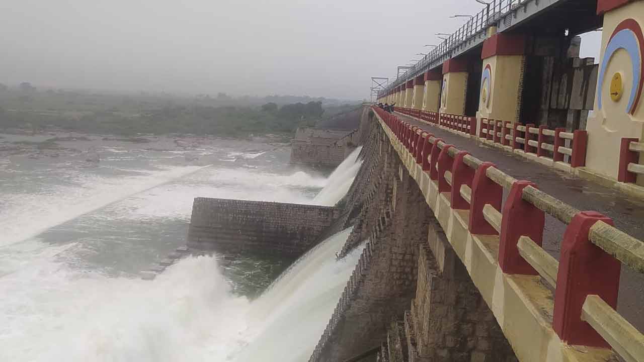 Musi River | మూసీకి కొన‌సాగుతోన్న వ‌ర‌ద‌.. ప్రాజెక్టు 5 గేట్లు ఎత్తివేత‌