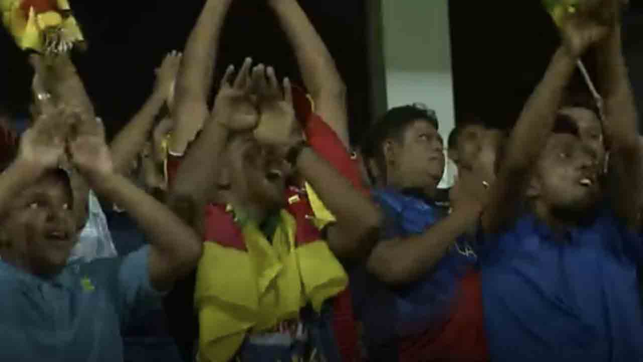 Nagin Dance | చిత్తుగా ఓడిన బంగ్లా.. నాగిని డ్యాన్స్‌తో రచ్చలేపిన లంక ఫ్యాన్స్‌