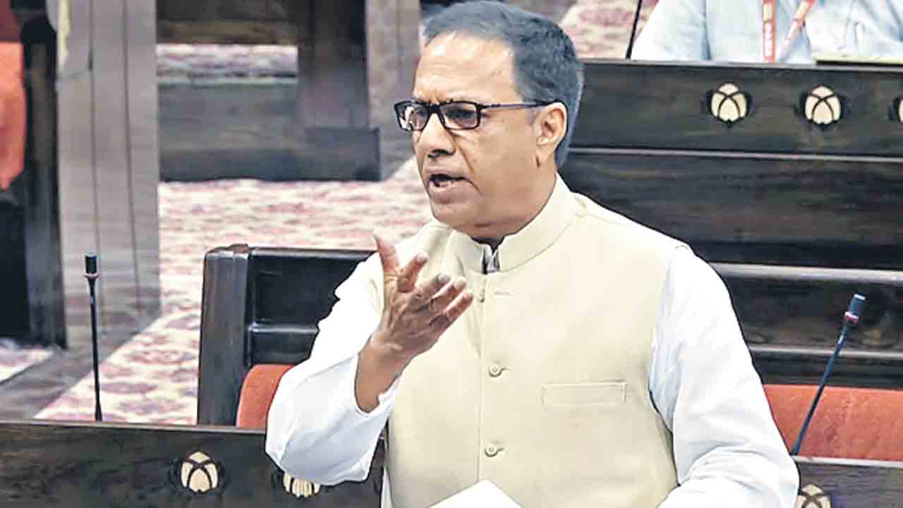 MP Suresh Reddy |  ప్రధాని మోదీ వ్యాఖ్యలు సరికాదు.. వారి త్యాగాన్ని తక్కువ చేసి మాట్లాడొద్దు: ఎంపీ సురేశ్‌రెడ్డి