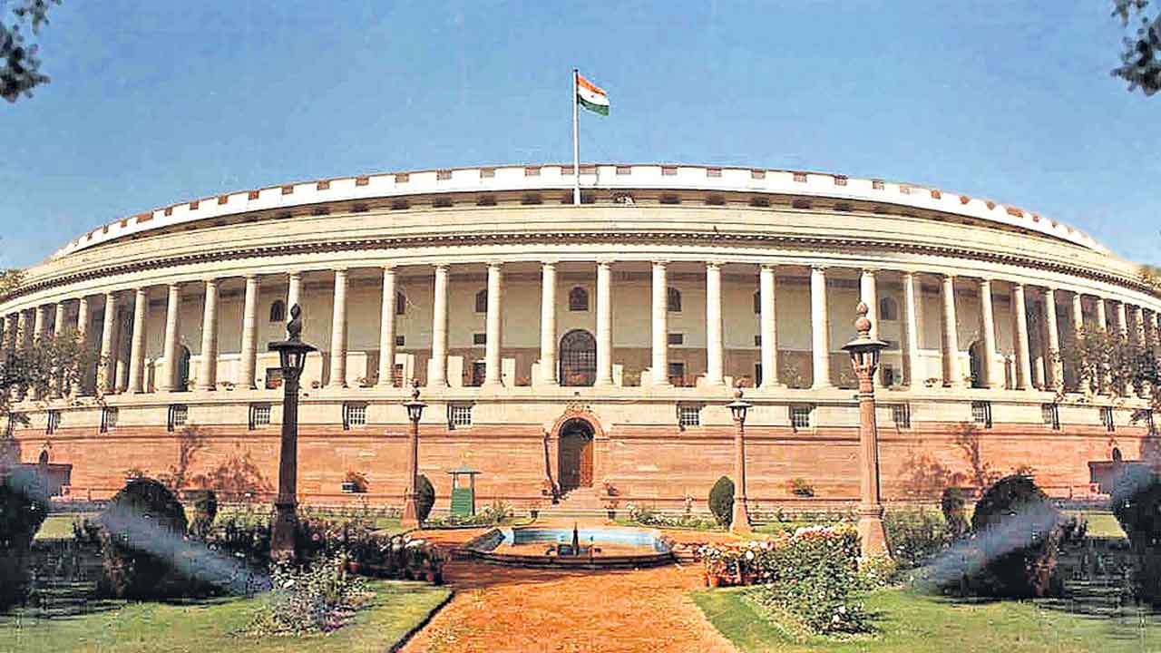 Parliament |  ఎన్నో చారిత్రాత్మక సంఘటనలకు సజీవ సాక్ష్యం.. భారత ప్రజాస్వామ్య యాత్రకు కేరాఫ్‌ పాత పార్లమెంట్‌ భవనం