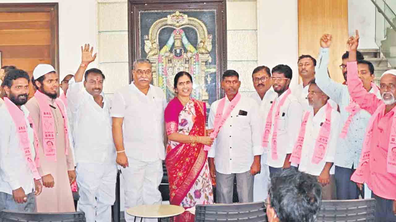 చేరికల జోష్