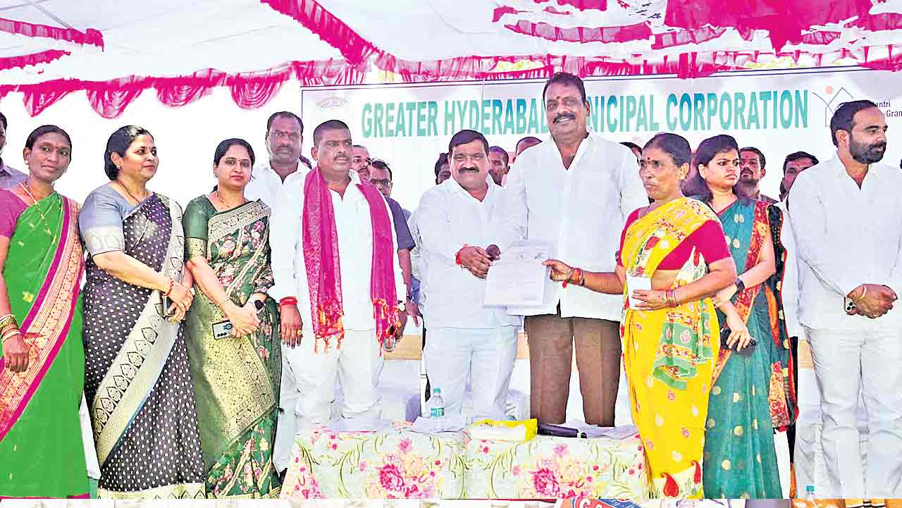 కేసీఆర్‌ కృషితోనే పేదలకు సొంతిల్లు