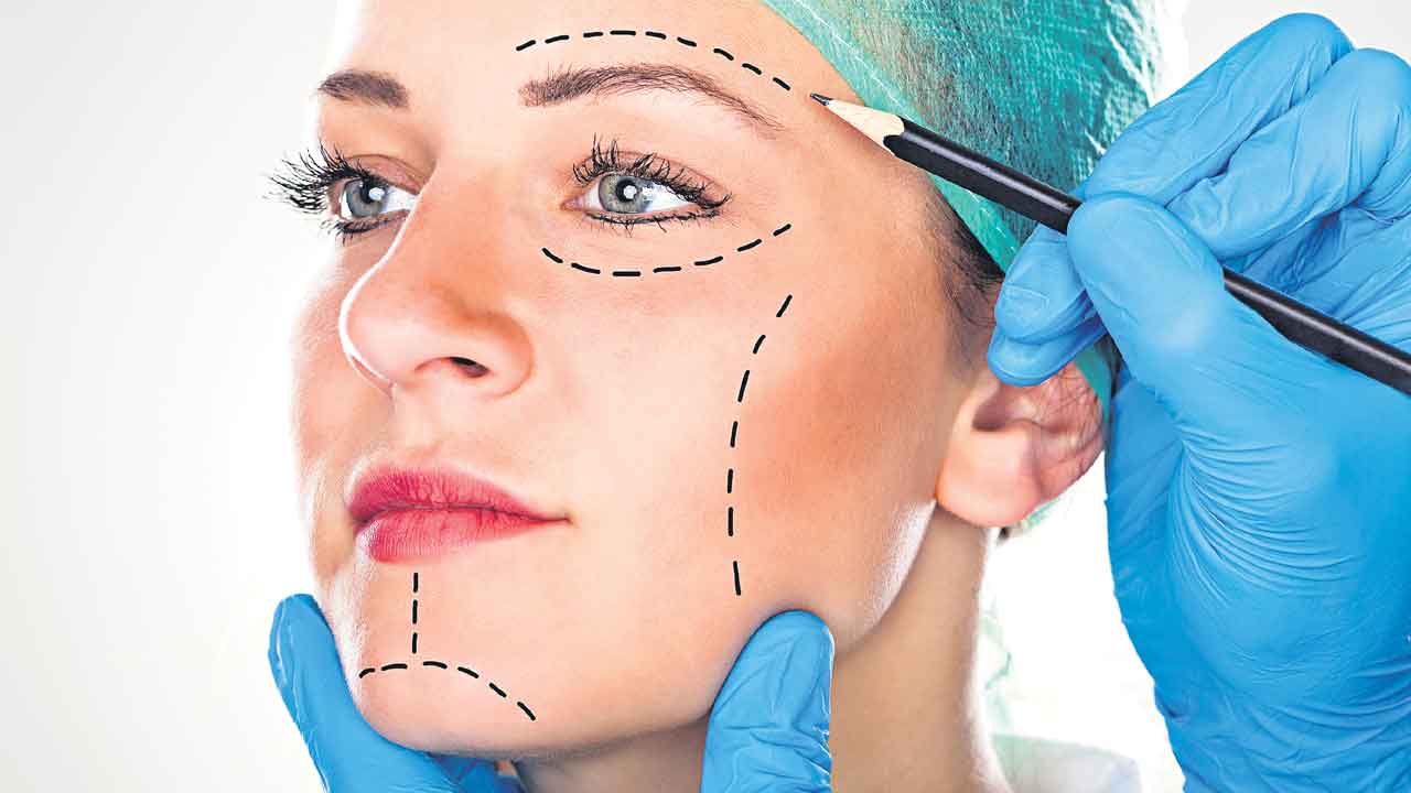 Plastic Surgery |  శరీర భాగాలకు సరికొత్త రూపాన్నిస్తున్న ప్లాస్టిక్‌ సర్జరీ ఎప్పుడు ప్రాచుర్యంలోకి వచ్చిందో తెలుసా?