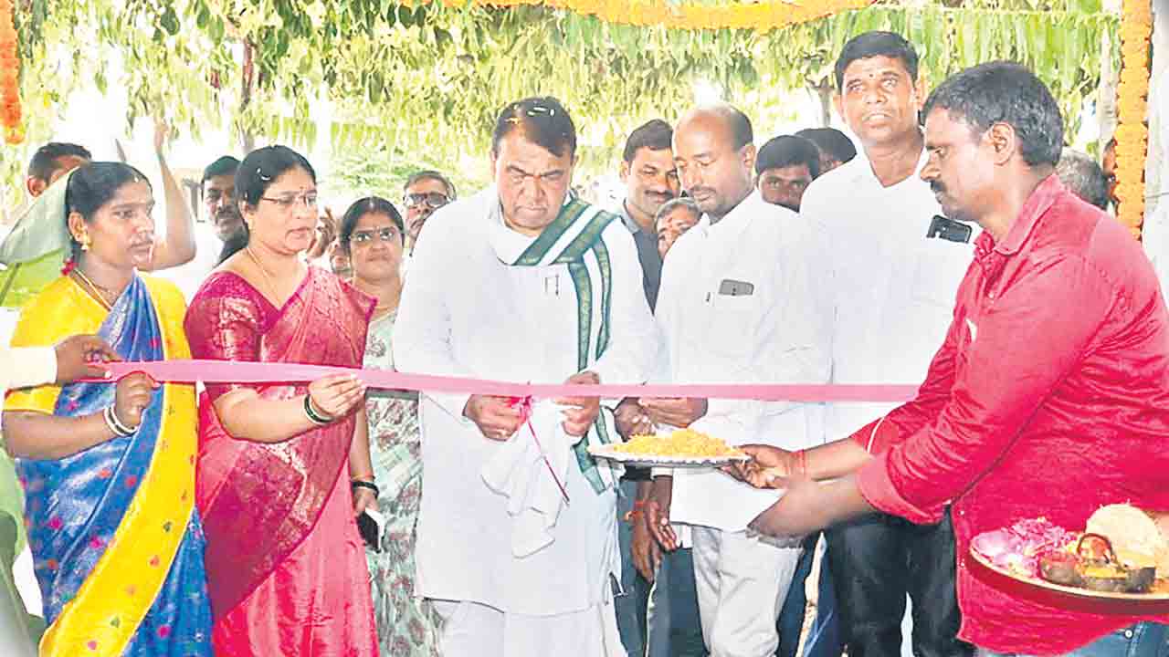 పనిచేసే ప్రభుత్వాలను ఆదరించాలి