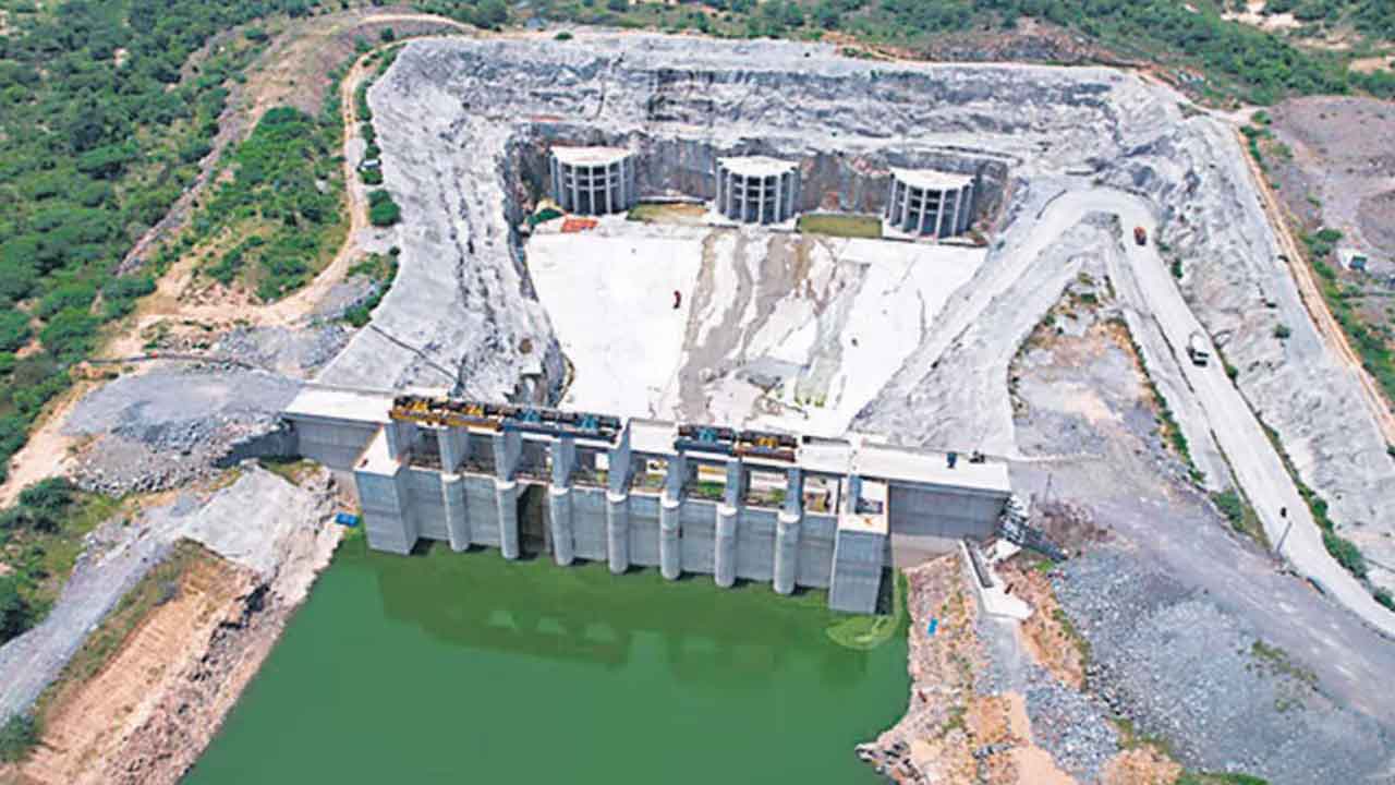 Palamuru Rangareddy Lift Irrigation | స్వరాష్ట్రంలో రంగారెడ్డి జిల్లాకు జలసవ్వడి.. చరిత్రలో తొలి మేజర్ సాగునీటి ప్రాజెక్టు ఇదే!