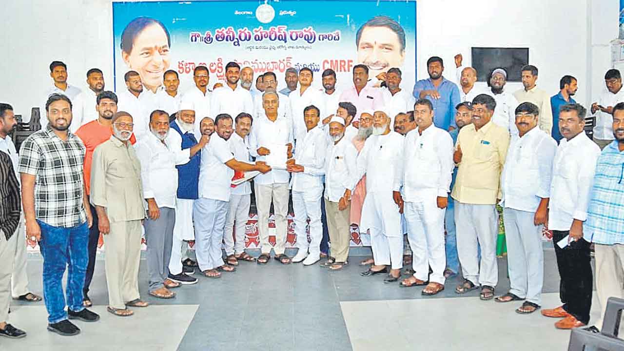 Gajwel | గజ్వేల్‌లో కేసీఆర్‌కు ముస్లింల మద్దతు.. లక్ష ఓట్ల మెజారిటీ కట్టబెట్టాలని తీర్మానాలు