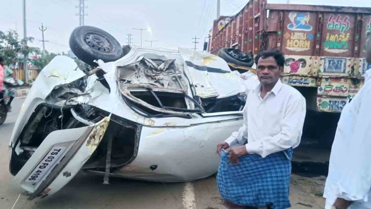 Road Accident | ఆగివున్న లారీ కిందకు దూసుకెళ్లిన కారు.. కేయూ విద్యార్థిని దుర్మరణం