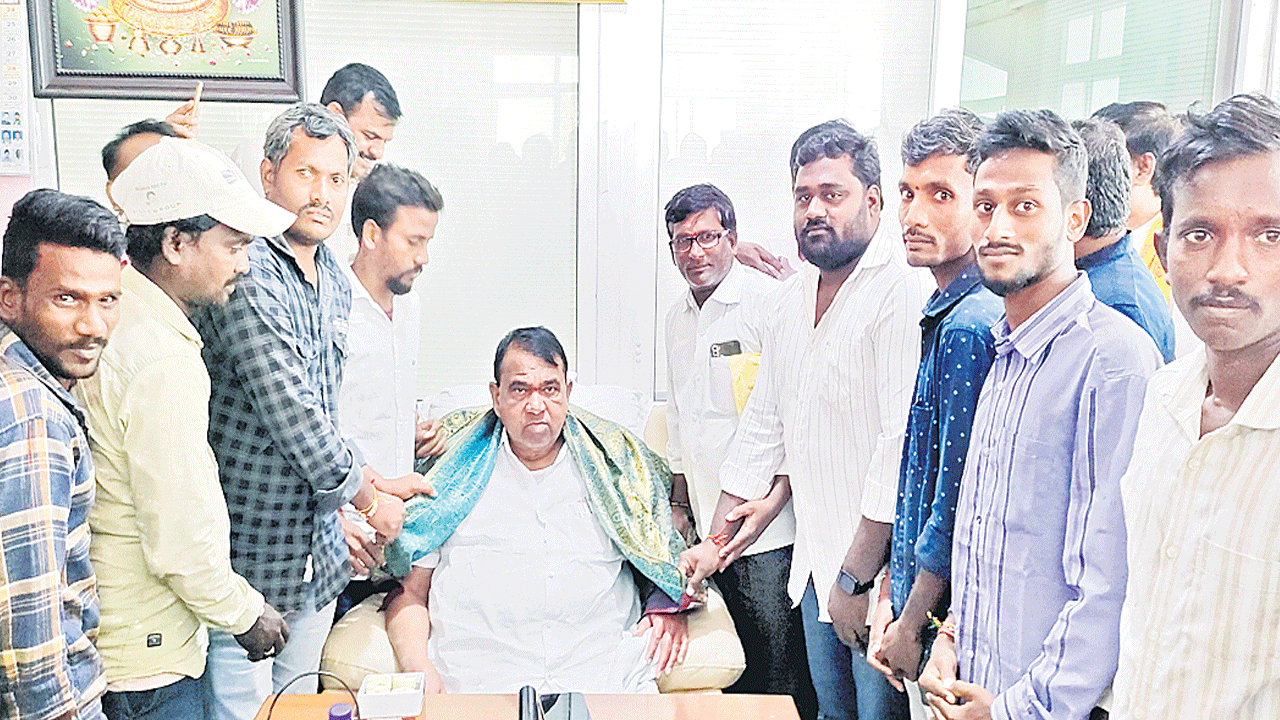 మేమంతా పోచారం వెంటే..