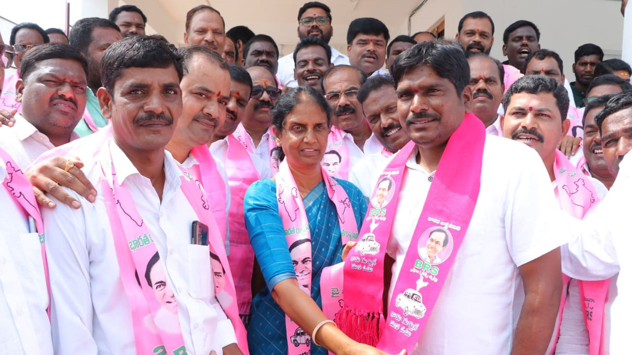 Minister Sabitha Indra Reddy | బీఆర్‌ఎస్‌లో చేరికల జోరు..బేజారవుతున్న ప్రతిపక్షాలు : మంత్రి సబితా ఇంద్రారెడ్డి