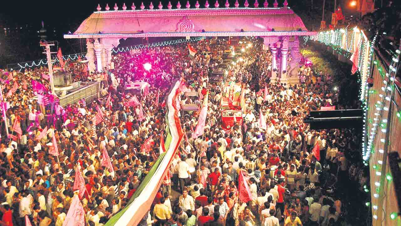 September 17 |  విమోచన దినంగా జరుపుకోవడం అర్థ రహితం.. జాతీయ సమైక్యతా దినంగా జరపడమే సముచితం