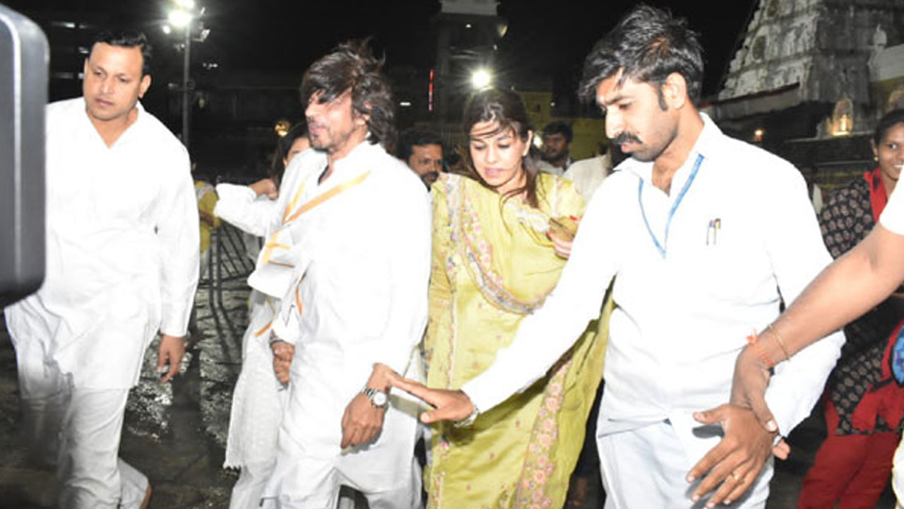 Shah Rukh khan | తిరుమల శ్రీవారిని దర్శించుకున్న బాలీవుడ్‌ బాద్‌షా షారూఖ్‌ ఖాన్‌