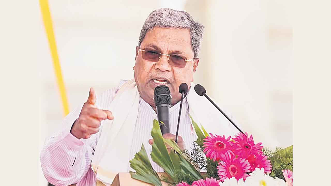 CM Siddaramaiah | బీజేపీ సర్కార్ పేదల వ్యతిరేకి.. కర్ణాటకను కాదని సింగపూర్కు బియ్యమా?: సీఎం సిద్ధరామయ్య