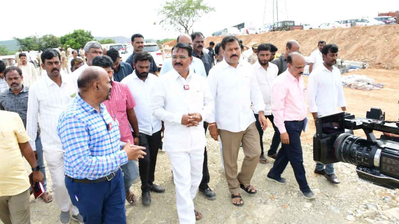 లక్షలాది ఎకరాలకు సాగునీరు