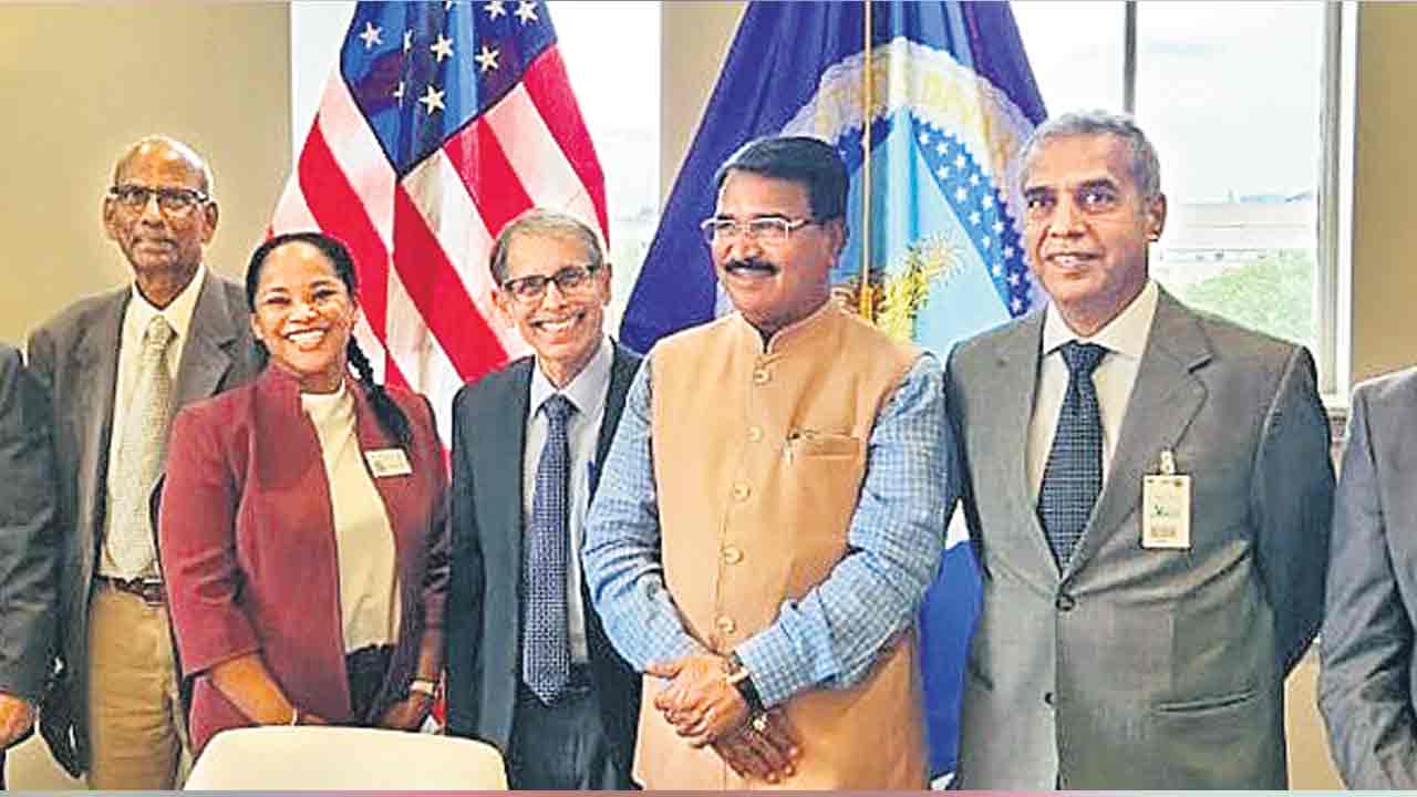 కేసీఆర్‌ విజన్‌ ఉన్న ముఖ్యమంత్రి