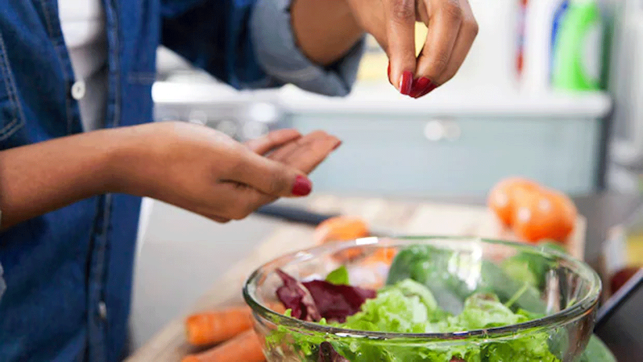 Salads | స‌లాడ్స్‌ను మ‌రింత ఆరోగ్య‌క‌రంగా త‌యారుచేసుకోవాలంటే..!