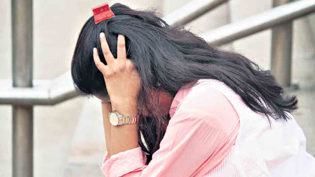 Counselling |  ప్రేమించిన అబ్బాయిని పెళ్లి చేసుకోవాలా? కెనడా సంబంధానికి ఓకే చెప్పాలా? ఎవర్ని ఎంచుకోవాలి?