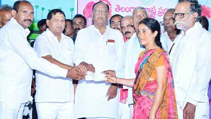 అన్ని వర్గాలకు అండగా ప్రభుత్వం