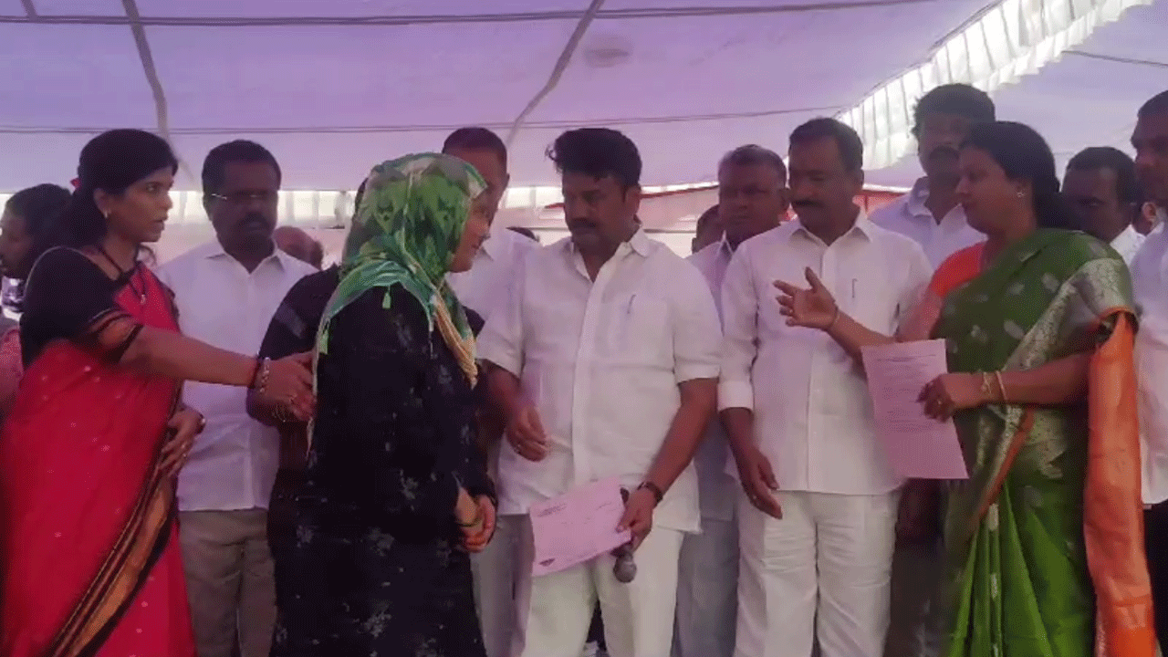 Minister Talasani | పేదలు గౌరవంగా జీవించాలనే డబుల్ బెడ్‌ రూం ఇండ్ల నిర్మాణం : మంత్రి తలసాని